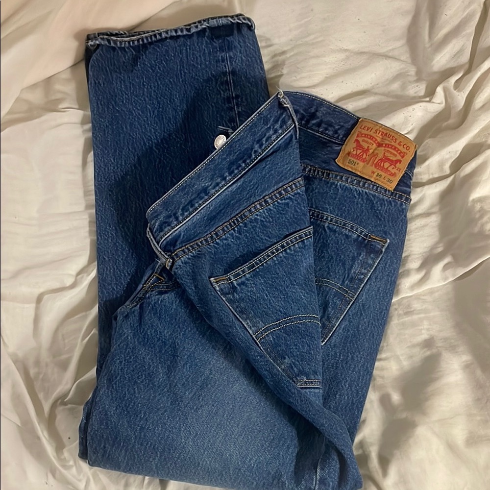 Levi's 501 Blue Original Fit Button Fly Jeans Classic Denim
